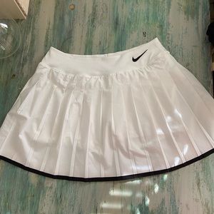 Nike Victory Pleated Tennis Skirt